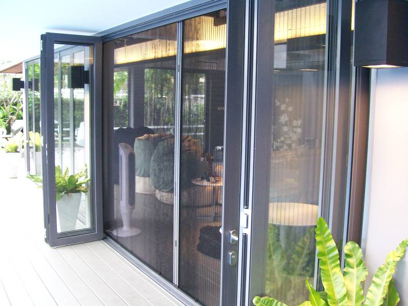 Top Tips For Choosing Retractable Fly Screens